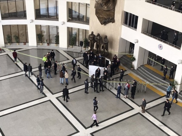 Bakırköy Adliyesi'nde Bir Mübaşir İntihar Etti