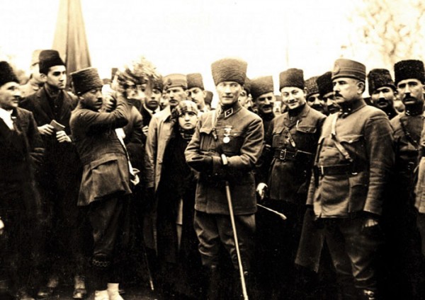 Harp Okulları ve Askeri Kursların Müfredatından 'Atatürk' Çıkarıldı