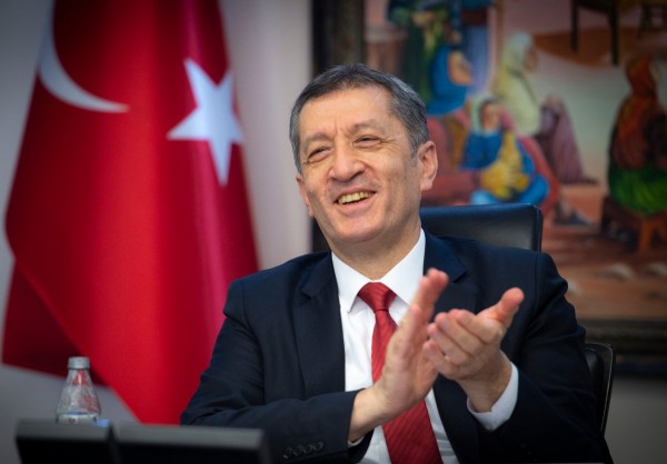 MEB Günlüğü 2 Bin 160 Liradan 4 Adet Lüks Koruma Aracı Kiraladı