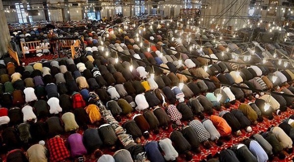 Ramazan'da Pandemi Tedbirleri: Teravih Namazları Kılınabilecek