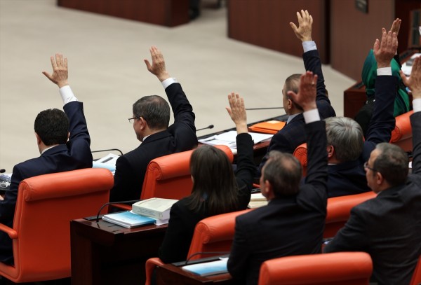 Yurttaşlar Kararların Meclis’te Alınmasını İstiyor 