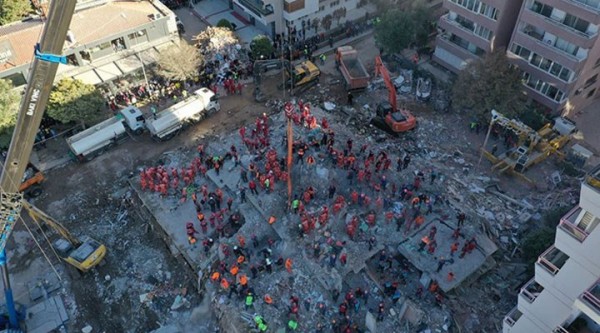 İzmir Depreminde Yıkılan Rıza Bey Apartmanı'nın Fenni Mesulü Tutuklandı