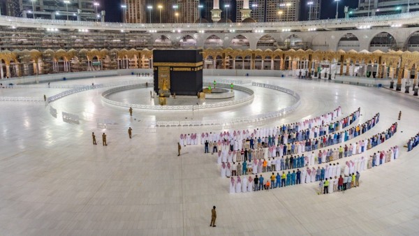 Suudi Arabistan Sevap Kırıyor: Teravih Namazları Bu Yıl 10 Rekat
