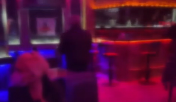 Karantinada Olması Gereken Kişi Pavyonda Yakalandı