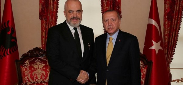 Türkiye, Arnavutluk'ta Yapacağı Hastaneyi Hibe Etti