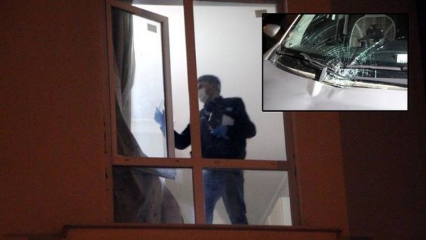 3. Kattan Otomobilin Üzerine Düştü
