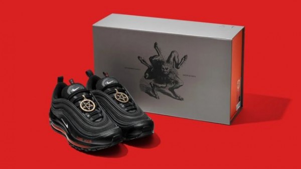 Nike, 'Şeytan Ayakkabıları' Üreten Şirkete Açtığı Davayı Kazandı