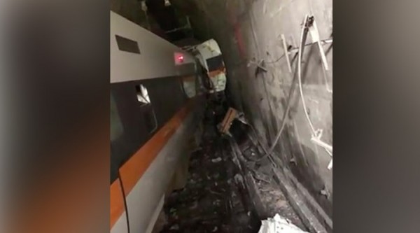 Tayvan'da Tren Kazası: 36 Ölü, 72 Yaralı