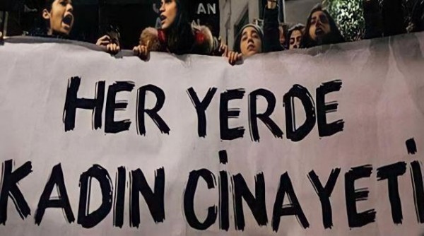 Kayseri'de Bir Kadın 15 Yerinden Bıçaklanarak Yol Kenarına Atıldı