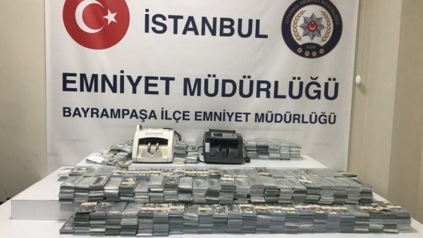 Suriyeliler Sahte Dolarları Piyasaya Sürecekken Yakalandı