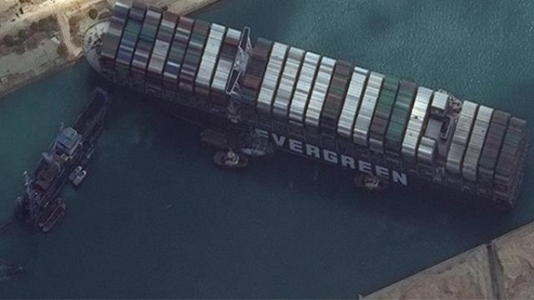 Mısır'dan Süveyş Kanalı'nı Genişletme Kararı