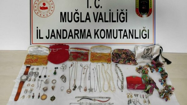 Ev Temizliğine Giden Kadın 200 Bin Liralık Mücevher Çaldı