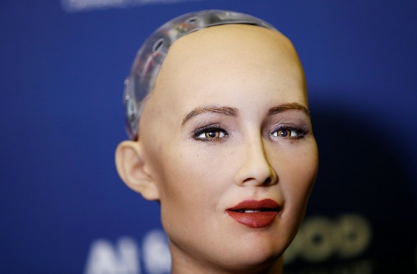 Robot Sophie, Şimdi de Müzik Sektörüne Adım Atıyor 