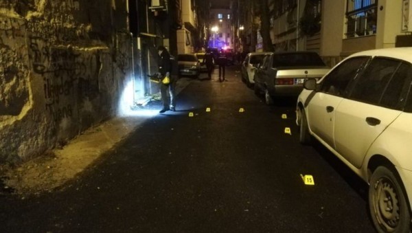İzmir'de Aileler Çatıştı: 2'si Ağır 6 Yaralı