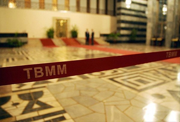 TBMM’ye Ziyaretçi Girişleri Yeniden Yasaklandı