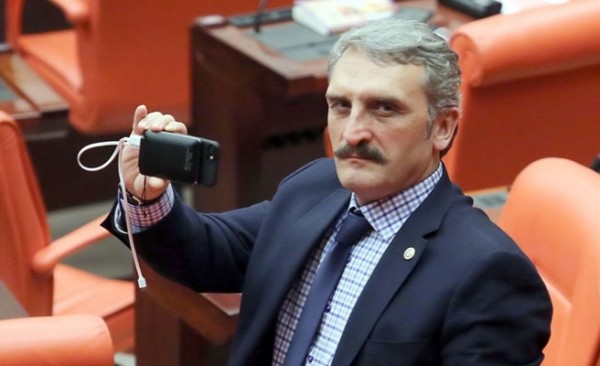 Özgür Özel'den Yeliz'e 'Laiklik' Yanıtı