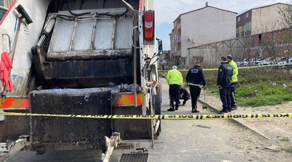 Çöp Kamyonunun Altında Kalan Bisikletli Genç Yaşamını Yitirdi