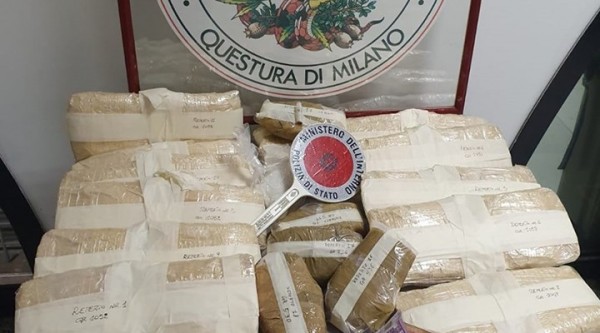 İtalya'da 3 Türk 15 Kilo Uyuşturucu Madde ile Yakalandı
