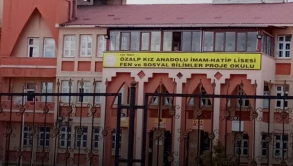 Van'da 8 Okul Öğretmen ve Öğrenciler Pozitif Çıktığı İçin Kapatıldı
