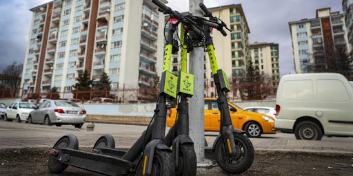 Elektrikli Scooterlar İçin 'Akrobatik Hareketler Yapma Yasağı'