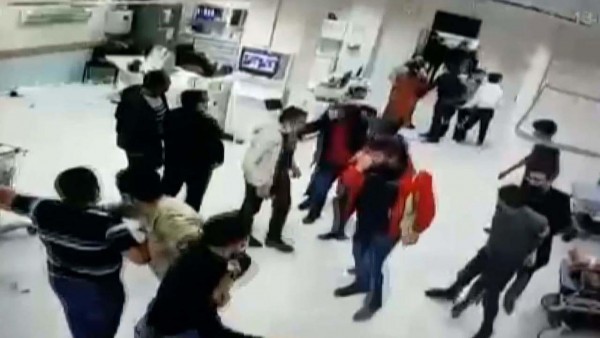 Sağlık Çalışanlarına Saldıran 8 Kişi Gözaltına Alındı