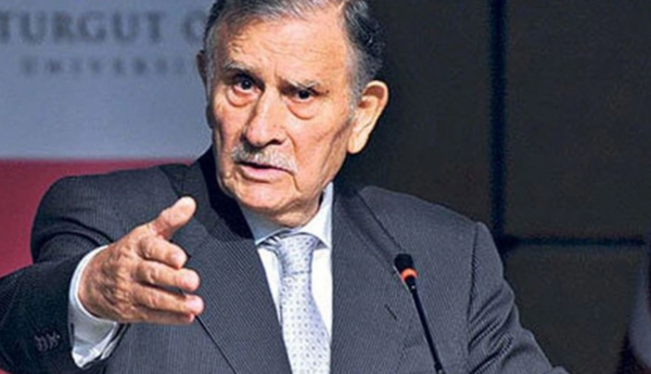 Yıldırım Akbulut Hayatını Kaybetti