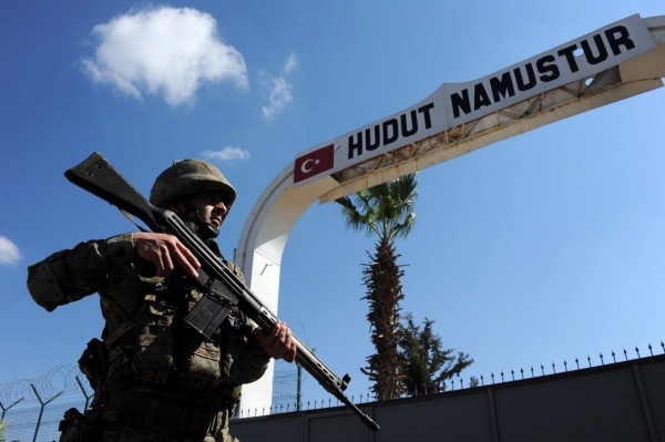 Sınırlardan Kaçak Geçmeye Çalışan 23 Kişi Yakalandı