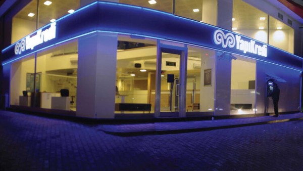 Yapı Kredi Bankası Çalışanı, 2 Bin 484 Müşterinin Bilgilerini Sattı