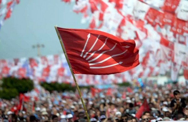 CHP'den İstanbul'da İl ve İlçe Binalarını Kapatma Kararı