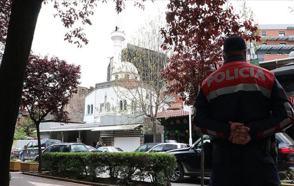Arnavutluk'taki Dine Hoca Camisi'nde Bıçaklı Saldırı