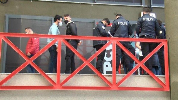 Boşanmak İsteyen Eşini Rehin Aldı