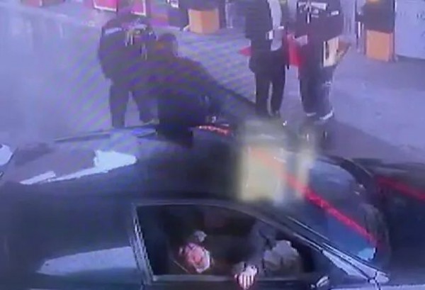 Doğumu Başlayan Eşini Benzinliğe Ancak Yetiştirebildi