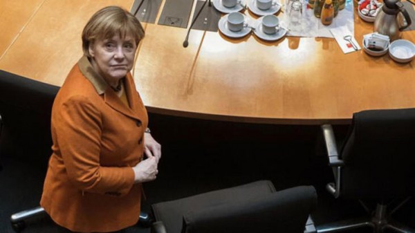 Almanya Başbakanı Merkel, Meclis'e İfade Verdi
