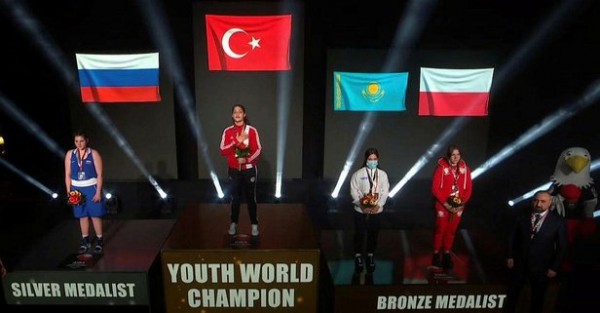 Büşra Işıldar Rus Rakibini Yıkarak Dünya Şampiyonu Oldu