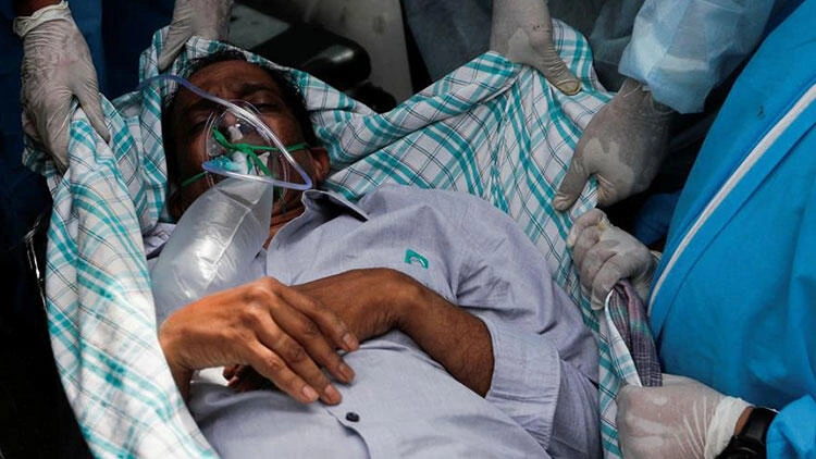 Hindistan'da Hastane Yangını: 13 Kovid Hastası Hayatını Kaybetti