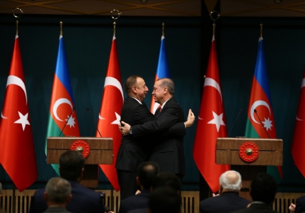 Erdoğan ve Aliyev Telefon Görüşmesi Yaptı