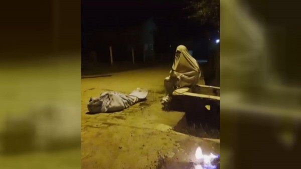 Şakacı Gençler Ramazan Davulcusunun Yüreğini Ağzına Getirdi