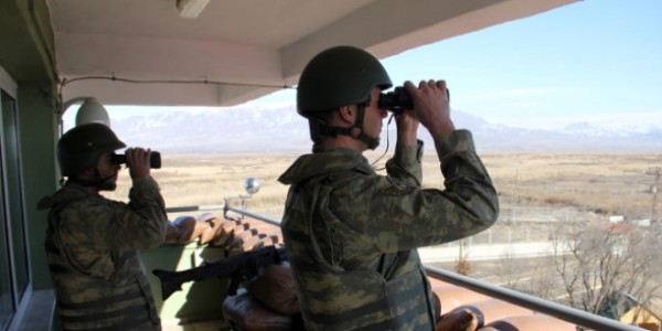Suriye ve Yunanistan'a Kaçak Yollarla Geçmeye Çalışan 41 Kişi Yakalandı