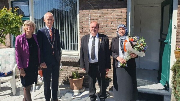 Hollanda'da 16 Türk, Kraliyet Nişanına Layık Görüldü
