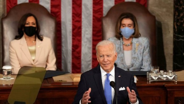 Biden'in Gecikmeli Kongre Konuşmasında Tarihi Bir Görüntü Oluştu