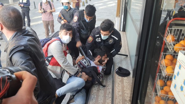 Polislerin 1 Mayıs Şovu: Şiddet ve Tehdit