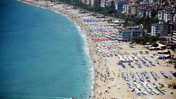 Reuters: Türkiye Tam Kapanma ile Turizm Mevsimini Kurtarmaya Çalışıyor