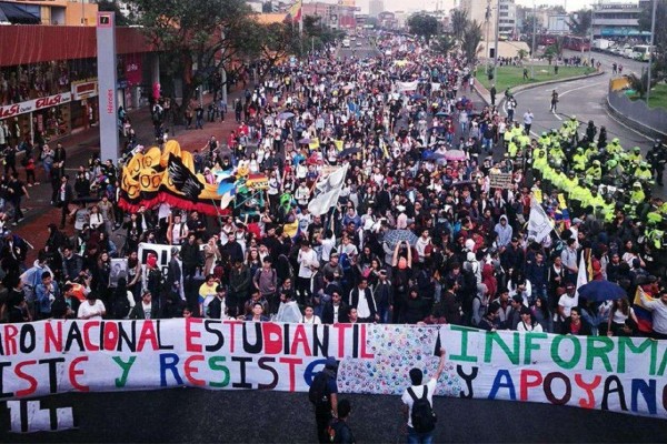 Kolombiya'daki Vergi Protestolarında 21 Can Kaybı