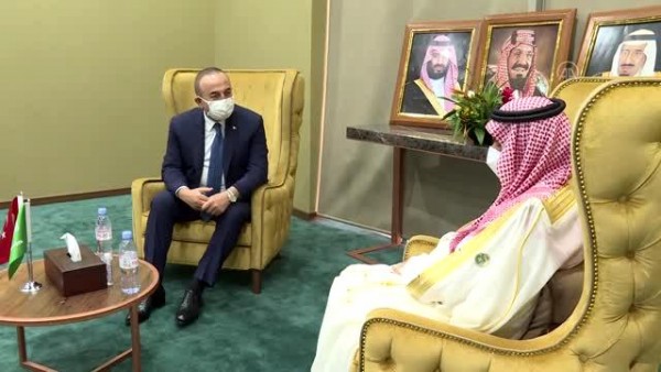 Çavuşoğlu Rotayı Suudi Arabistan'a Çevirdi