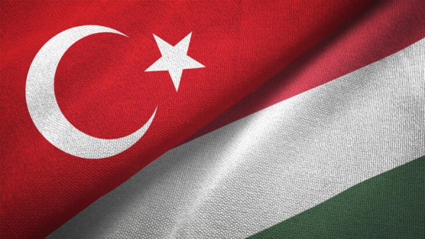 Türkiye ile Macaristan Arasında Karantinasız Seyahat Bugün Başladı