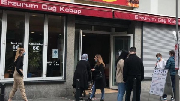 Cağ Kebapçısı Artık Kebap Değil Koronavirüs Testi Yapıyor