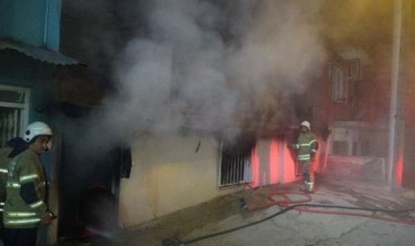 Babasıyla Tartışan Genç, Evi Ateşe Verip Kaçtı