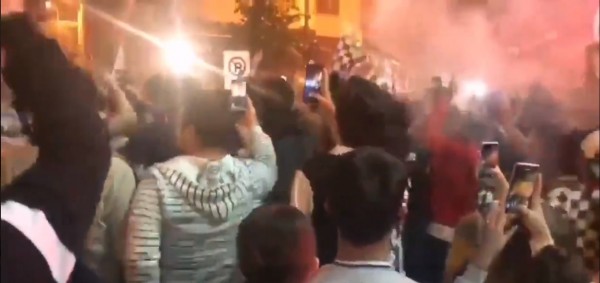 Vatandaş Tedbiri Dinlemedi, Şampiyonluğu Kutladı