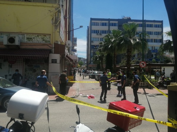 İzmir’de İş Yerine Silahlı Saldırı: 2 Ölü 