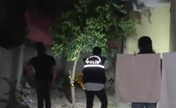 Pompalı Tüfekle Rastgele Ateş Açan Kişi 5 Yaşındaki Çocuğu Vurdu